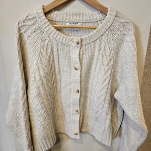 Old Navy Women's Cream Cable Knit Sweater